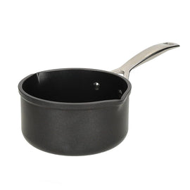 Le Creuset - Steelpan met schenktuitjes 16 cm Le Creuset - Steelpan met schenktuitjes 16cm 1,6l Steelpan Le Creuset