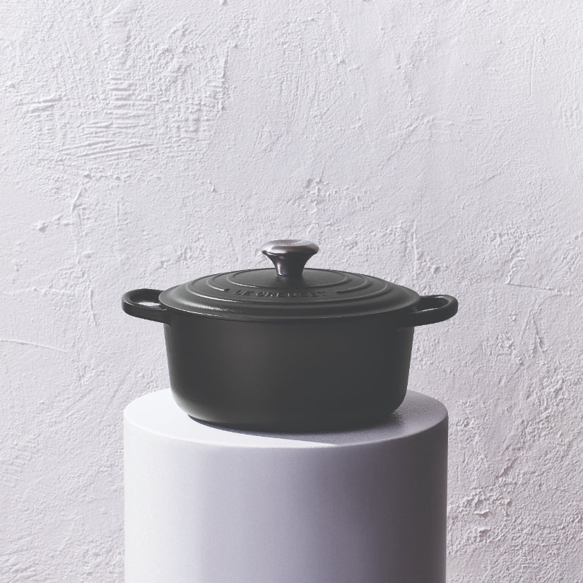 LeCreuset - Rôti- / Faitout Signature rond Noir Mat 22cm 3,3l (intérieur noir)