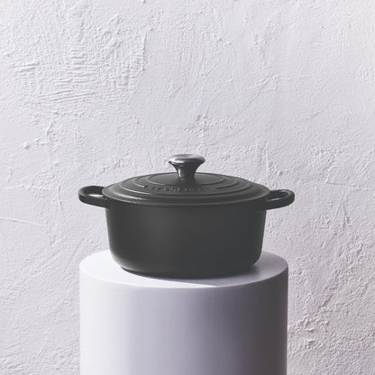 LeCreuset - Rôti- / Faitout Signature rond Noir Mat 22cm 3,3l (intérieur noir)
