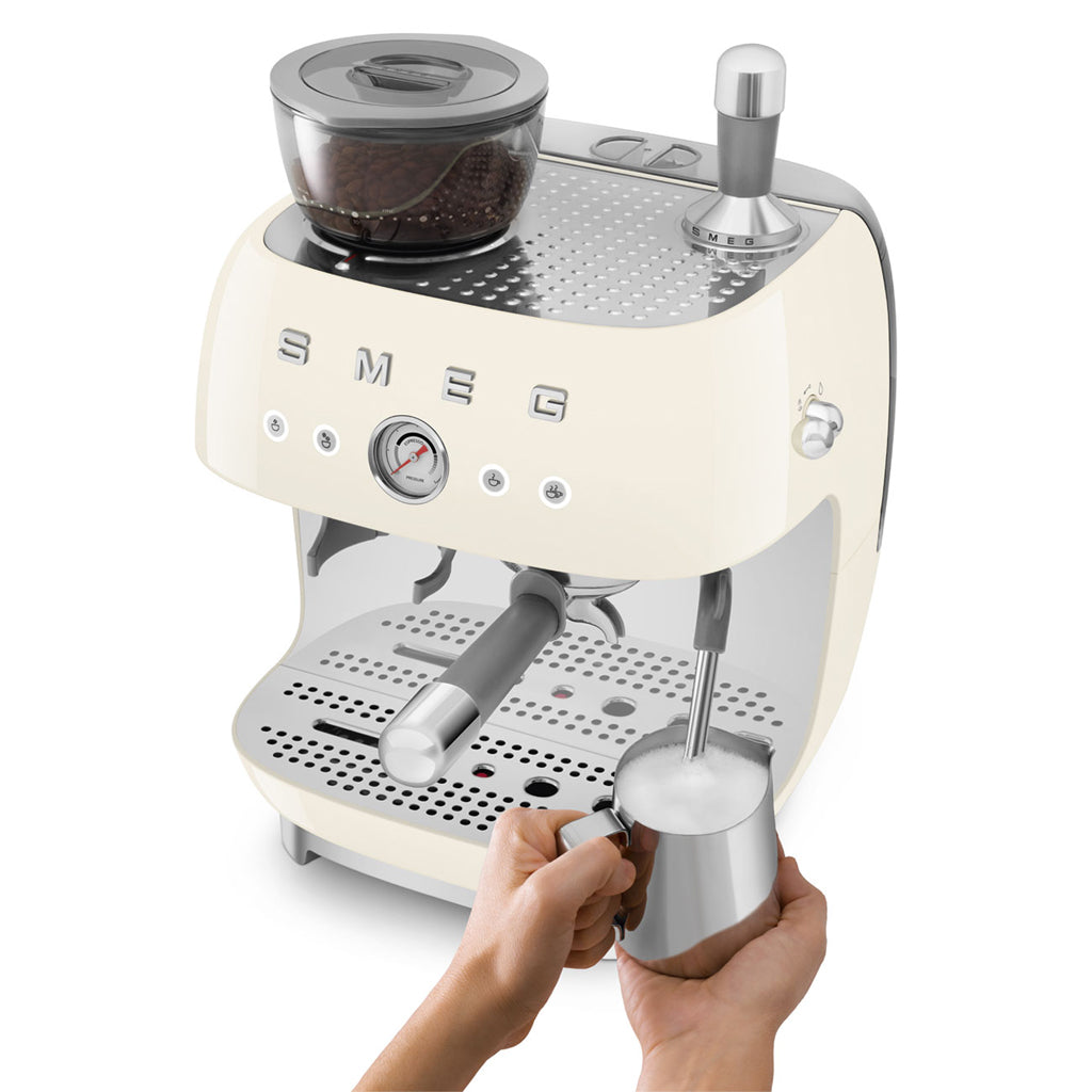 Smeg - Espressomachine | Crème | Jaren 50 | Handmatige espressomachine met geïntegreerde bonenmaler