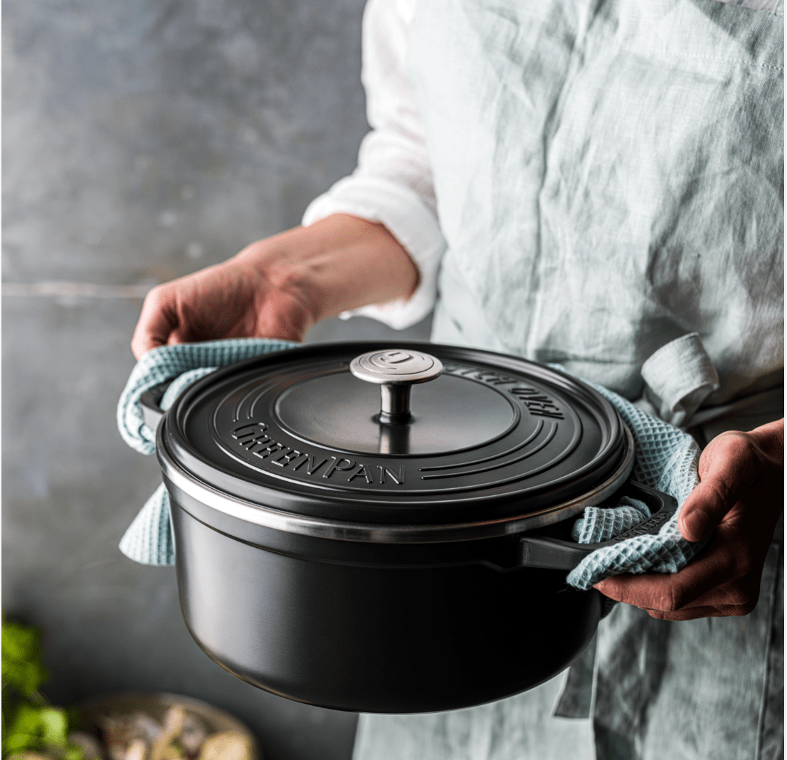 Gietijzeren Pot met Deksel - Anti-aanbaklaag, Ovenbestendig, Geëmailleerde Braadpot - Robuust Kookgerei - Oranje 4,7L - Van Nuovva Gietijzeren Pot met Deksel - Anti-aanbaklaag, Ovenbestendig, Geëmailleerde Braadpot - Robuust Kookgerei - Oranje 4,7L - Van Nuovva