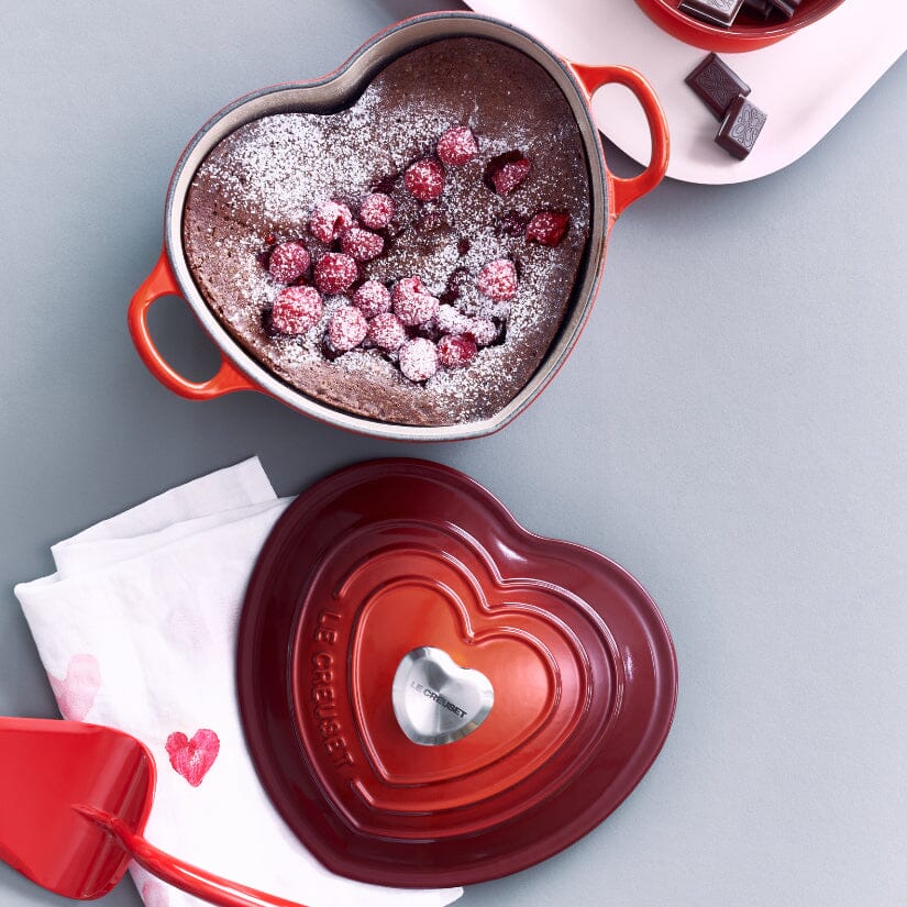 Le Creuset - Braadpan "Hart" in Geëmailleerd Gietijzer met RVS Hartjesknop Braadpan Le Creuset 