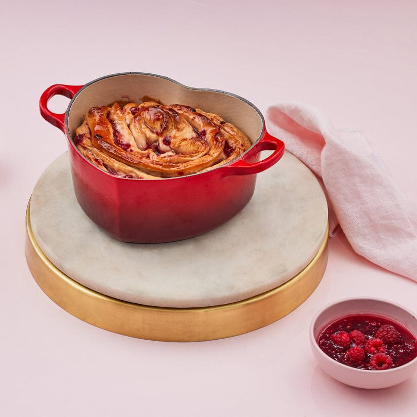 Le Creuset - Braadpan "Hart" in Geëmailleerd Gietijzer met RVS Hartjesknop Braadpan Le Creuset 