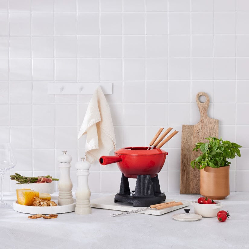 LeCreuset - Service à fondue, aussi pour fromage Rouge cerise 20cm 2l LeCreuset - Service à fondue, aussi pour fromage Rouge cerise 20cm 2l